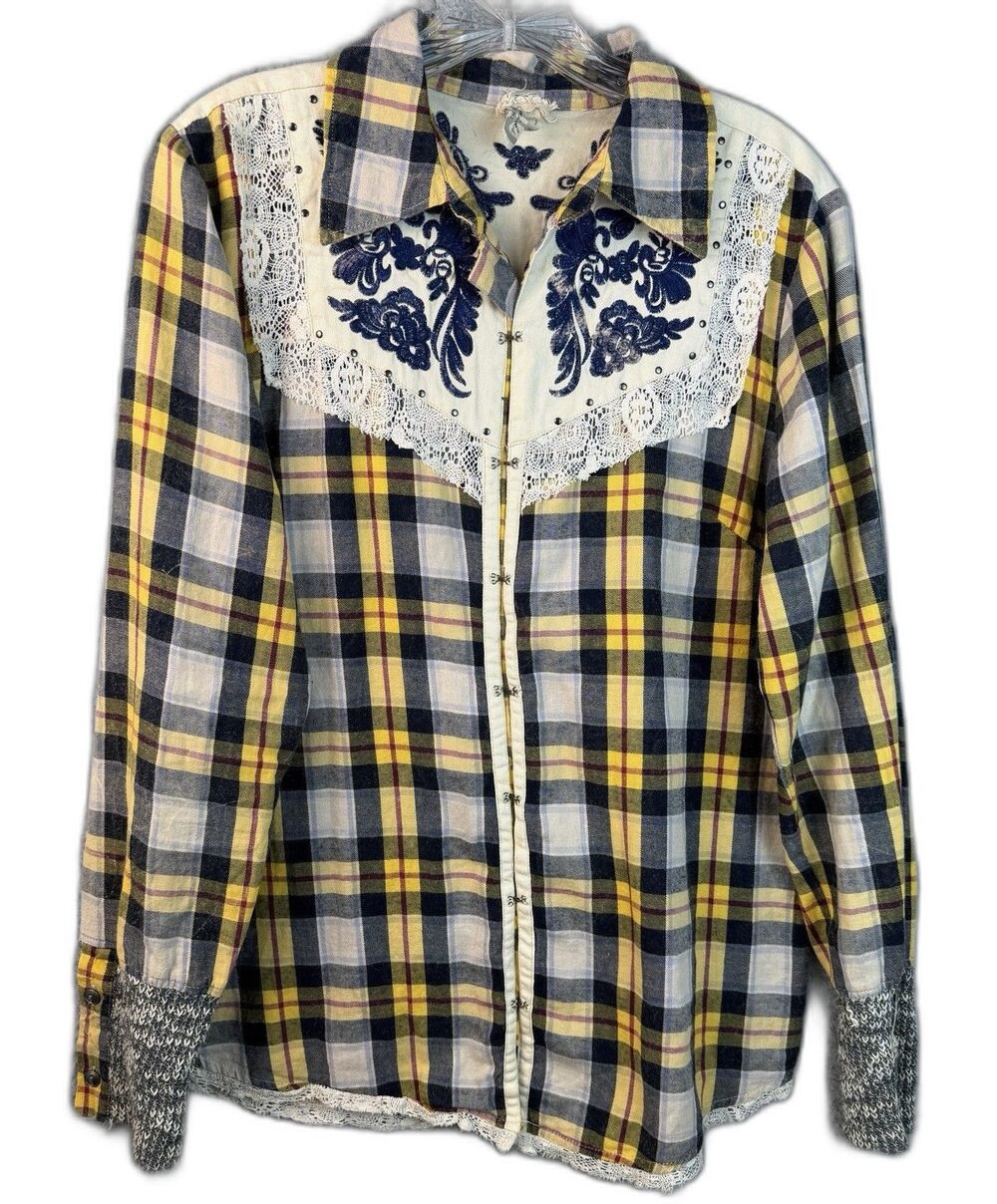 Gimmicks by BKE Flannel & Lace Western Shirt Women's Medium Blue & Yellow Cotton